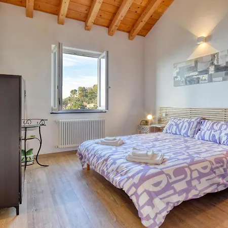 1 Bedroom Lovely Apartment In Recco